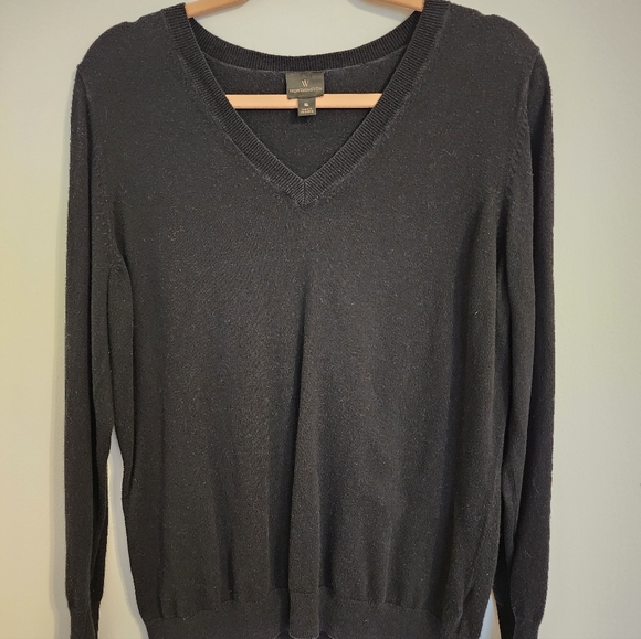 Women's Tops - Picture 5 of 15